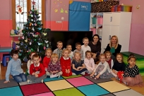 Przedszkolaki otrzymały wyjątkowy prezent pod choinkę